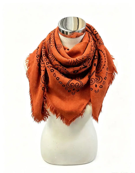 5467354-K3/K23 Square wool scarf with paisley pattern