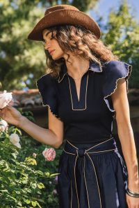 Embroidered Short Sleeve Shirt Collar V-Neck Knit Top