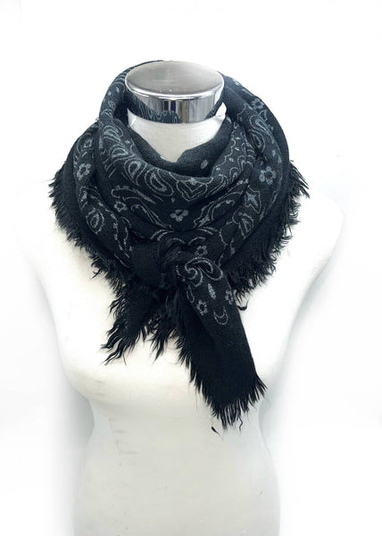 5467354-K3/K23 Square wool scarf with paisley pattern