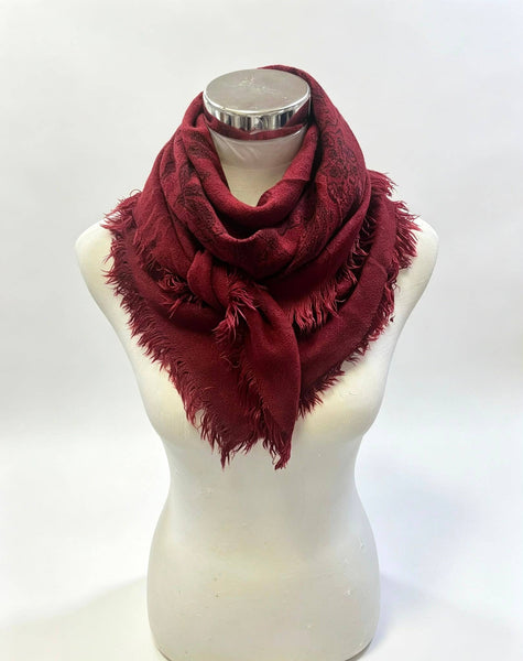 5467354-K24 Wool square scarf with paisley pattern