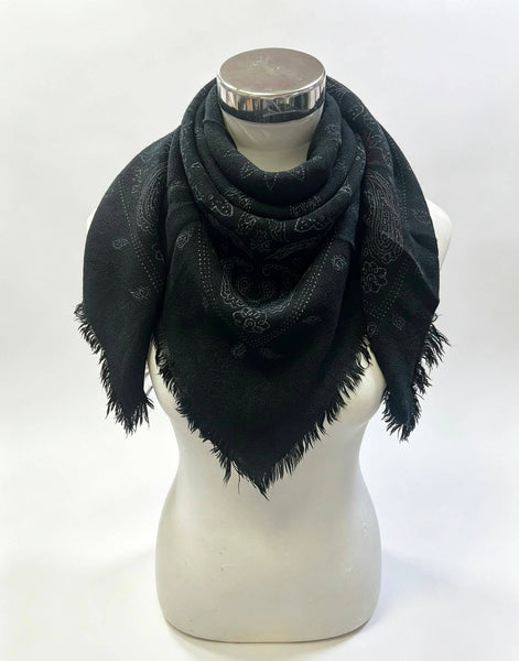 5467354-K24 Wool square scarf with paisley pattern