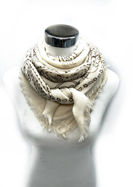 5467354-K3/K23 Square wool scarf with paisley pattern