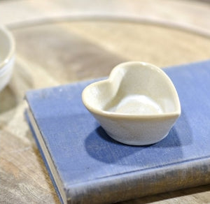 3.3" Beige/Wht Heart Dish