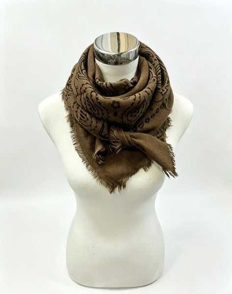 5467354-K3/K23 Square wool scarf with paisley pattern
