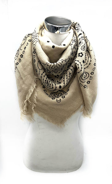 5467354-K3/K23 Square wool scarf with paisley pattern